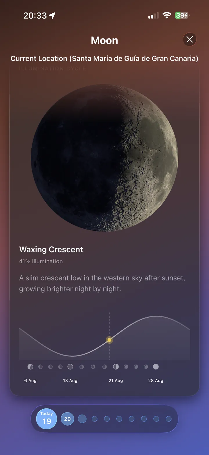 Moon tab: a 3D waxing crescent moon with illumination, description and phase curve